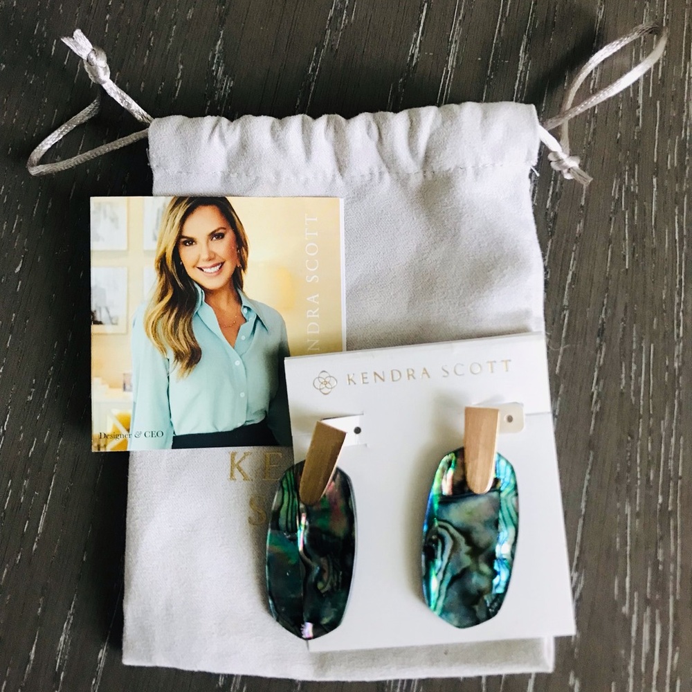 Kendra Scott Aragón Shell Earrings‎